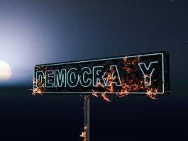 Οι Έλληνες πρέπει να ξαναπάρουν στα χέρια τους την Δημοκρατία