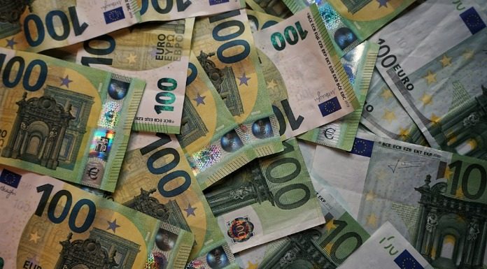 Τα ύποπτα δάνεια της εξουσίας την ώρα του μνημονίου