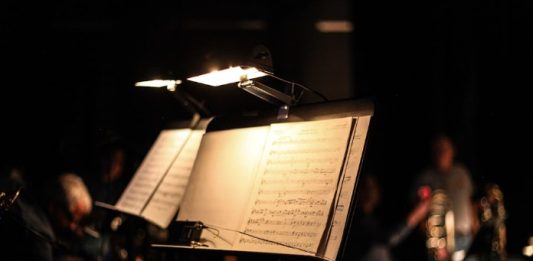 Η οικουμενική συναυλία – ιστορία συμβολισμοί και παράδοξα του ιερού νησιού