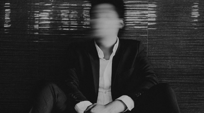 Αρτέμης Σώρρας: Απρόσωπες διαδικασίες και νόμοι υφαρπαγής του πλούτου