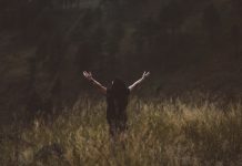 Αρτέμης Σώρρας: Η γνώση απέναντι στην πλάνη της πίστης