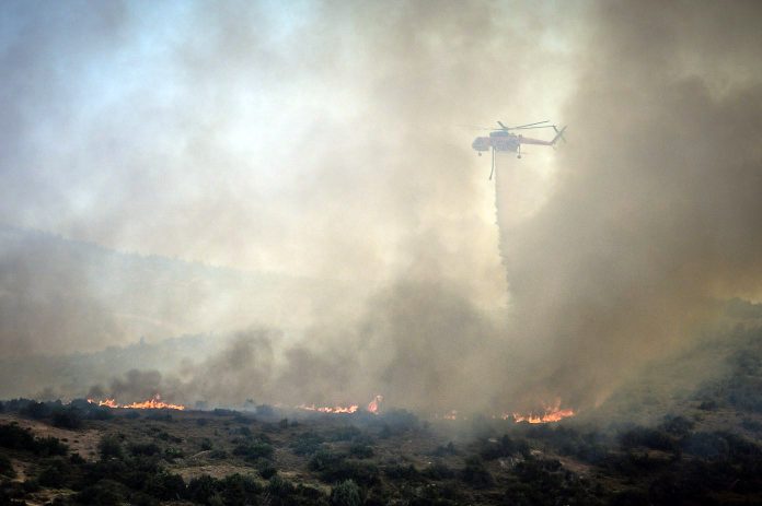 Μεγάλη φωτιά στον Κιθαιρώνα στην Πάρνηθα