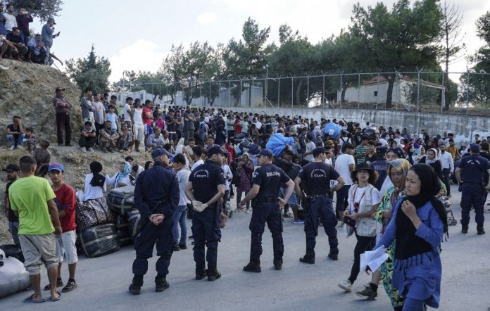 ΤΟ ΜΕΤΑΝΑΣΤΕΥΤΙΚΟ ΟΠΩΣ ΤΟ ΕΧΟΥΝ ΟΝΟΜΑΣΕΙ ΚΑΠΟΙΟΙ ΞΕΧΝΩΝΤΑΣ ΝΑ ΒΑΛΟΥΝ ΜΠΡΟΣΤΑ ΤΗΝ ΛΕΞΗ: ΥΠΟΚΙΝΟΥΜΕΝΟ