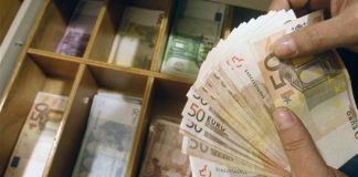 ΑΑΔΕ : Μπαράζ ελέγχων για πάνω από 30.000 εκκρεμείς υποθέσεις – 2 στους 3 φοροδιαφεύγουν