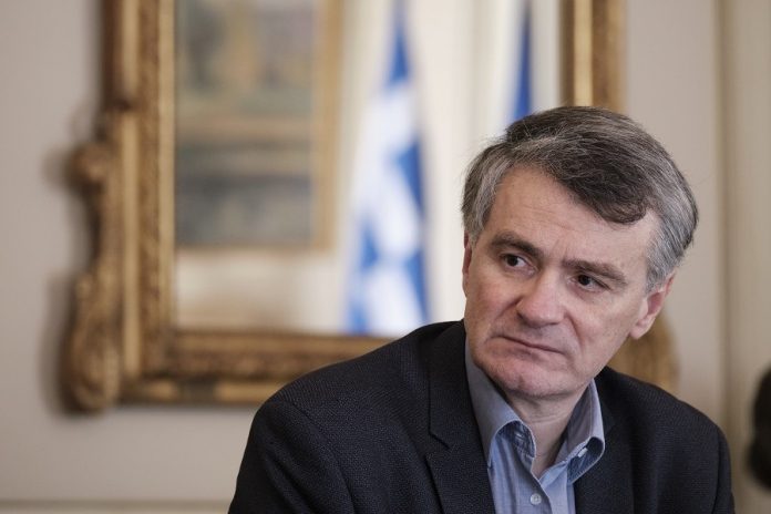 Σωτήρης Τσιόδρας: Λάθος η χρήση μάσκας από τον γενικό πληθυσμό