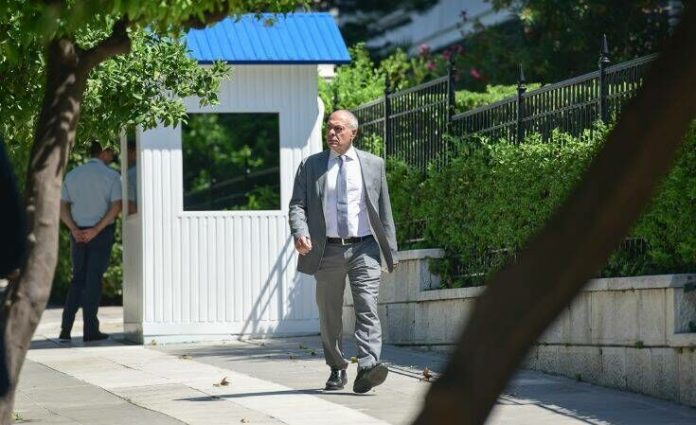 ΤΗΝ ΑΛΗΘΕΙΑ ΕΙΠΕ Ο ΑΝΘΡΩΠΟΣ ΚΑΙ ΤΟΝ ΚΑΡΑΤΟΜΗΣΑΝ!