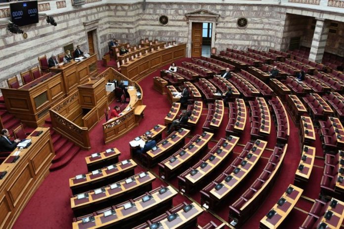 ΟΙ ΝΟΜΟΙ ΨΗΦΙΖΟΝΤΑΙ ΑΚΟΜΗ ΚΑΙ ΧΩΡΙΣ ΤΗΝ ΠΑΡΟΥΣΙΑ ΤΩΝ ΥΠΟΤΙΘΕΜΕΝΩΝ ΒΟΥΛΕΥΤΩΝ