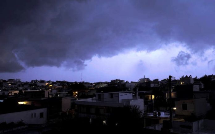 Έκτακτο δελτίο επιδείνωσης καιρού ισχυρές βροχές καταιγίδες