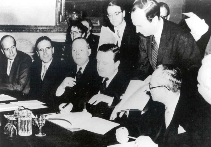 Η ΣΥΝΘΗΚΗ ΤΟΥ ΛΟΝΔΙΝΟΥ Η ΑΡΧΗ ΤΗΣ ΜΕΓΑΛΗΣ ΠΡΟΔΟΣΙΑΣ (ΜΕΡΟΣ Β')