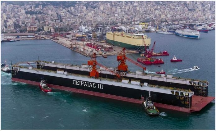 Διαστάσεις λαμβάνει η σύγκρουση στο λιμάνι του Πειραιά