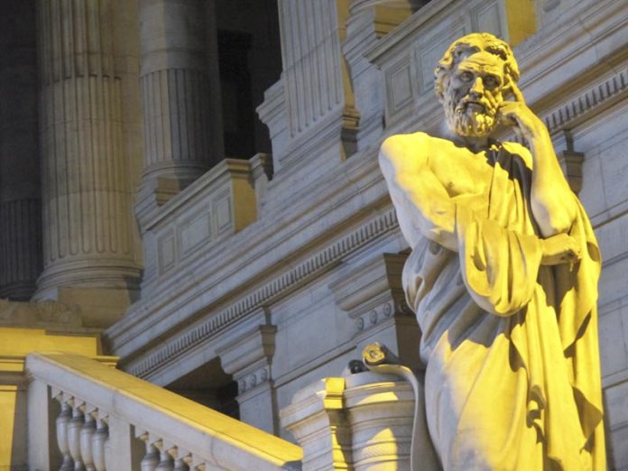 Η ΑΝΑΓΚΗ ΥΠΑΡΞΗΣ ΝΟΜΟΘΕΤΗ