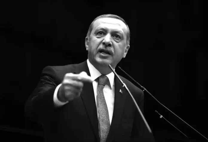 Αλέξανδρος Ιτιμούδης: Η αναμενόμενη υβριδική επίθεση