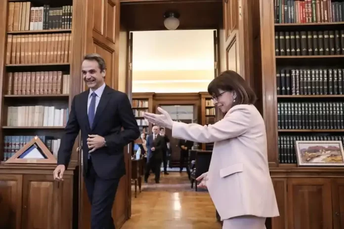 Σάλος στον Άρειο Πάγο: Καρατόμηση δικαστών από τις προαγωγές – Πλήγμα για την Ένωση Δικαστών και Εισαγγελέων Ο Κυριάκος Μητσοτάκη «καρατομεί» Δικαστές και στήνει μαγαζάκι για να μην έχει «αντιδραστικούς» τύπου Τζανερίκου