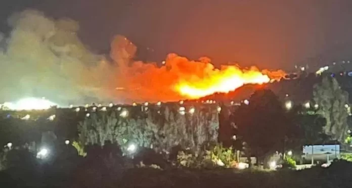 Μαφιόζικες τακτικές: Απειλούν μάρτυρα πυροσβέστη με απόταξη επειδή έχει καταθέσει για λάθη και παραλείψεις των ανωτέρων του για τη φωτιά στη Ρόδο!