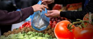Γιατί η καταστροφή στην Θεσσαλία μπορεί να προκαλέσει επισιτιστική κρίση: Τι θα λείψει από το φετινό «τραπέζι»