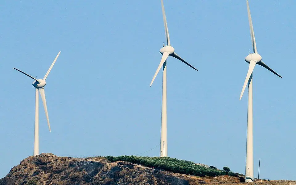 Αδειοδοτούν ανεμογεννήτριες στα καμμένα του Έβρου