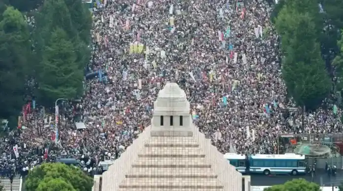 Ιαπωνία:Εκατοντάδες χιλιάδες πολίτες στους δρόμους για τη συνθήκη πανδημίας του ΠΟΥ
