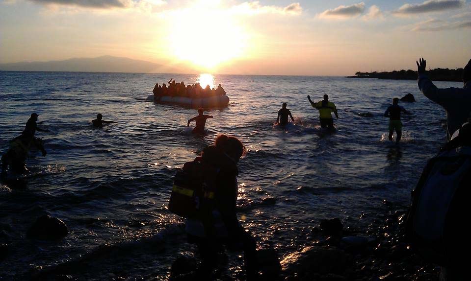 Î‘Ï€Î¿Ï„Î­Î»ÎµÏƒÎ¼Î± ÎµÎ¹ÎºÏŒÎ½Î±Ï‚ Î³Î¹Î± ÎœÎ­Î³Î± Î´Î¹ÎµÎ¸Î½Î­Ï‚ ÏƒÎºÎ¬Î½Î´Î±Î»Î¿ Î¼Îµ ÎœÎšÎŸ ÏƒÏ„Î·Î½ Î•Î»Î»Î¬Î´Î±. Î— Advocates Abroad ÎµÎºÏ€Î±Î¹Î´ÎµÏÎµÎ¹ 15000 Î¼ÎµÏ„Î±Î½Î¬ÏƒÏ„ÎµÏ‚ Î½Î± Ï…Ï€Î¿Î´ÏÎ¿Î½Ï„Î±Î¹ Ï„Î¿Ï…Ï‚ Î´Î¹Ï‰Î³Î¼Î­Î½Î¿Ï…Ï‚ Ï€Î¹ÏƒÏ„Î¿ÏÏ‚ Î³Î¹Î± Î½Î± Ï€Î±Î¯ÏÎ½Î¿Ï…Î½ Î¬ÏƒÏ…Î»Î¿.