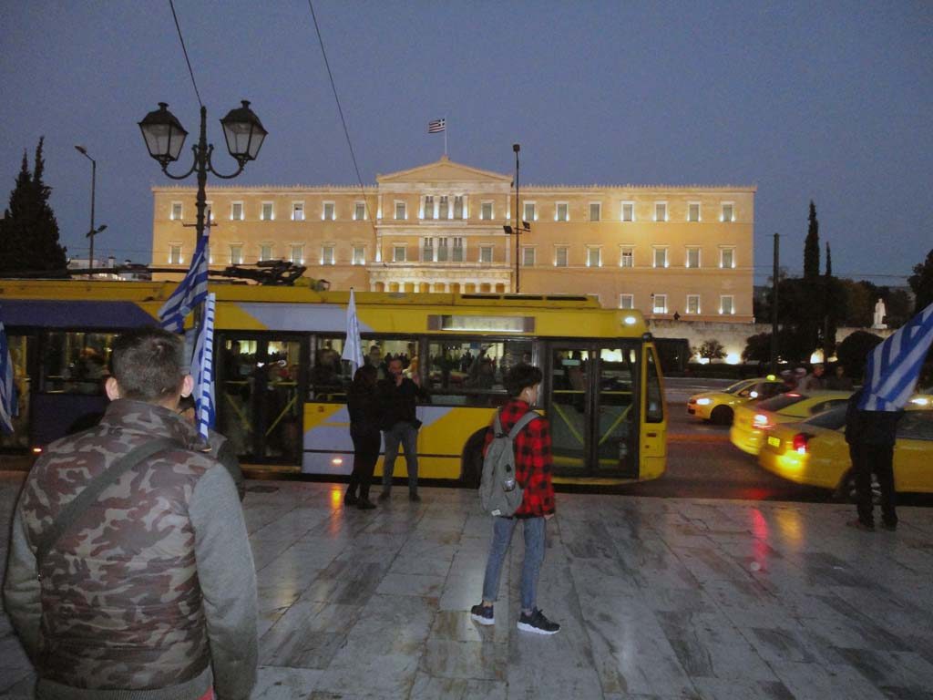 ΠΡΟΕΚΛΟΓΙΚΗ ΠΕΡΙΟΔΟΣ. ΕΞΕΛΙΞΕΙΣ, ΕΛΛΗΝΩΝ ΣΥΝΕΛΕΥΣΙΣ . ΣΥΝΤΑΓΜΑ 10-3-2019. Πλατεία Συντάγματος ενημέρωση δημοτών αλλά και αλοδαπών τουριστών. Για το παγκόσμιο καταπίστευμα, τον πλούτο των Ελλήνων και όλων των χωρών του πλανήτη. Τα παγκόσμια καταπιστευματα. Τα 600δις στην κυρίαρχη Ελληνική Δημοκρατία που είναι δικαιούχοι όλοι οι Ελληνες. Προεκλογική περίοδος στην Ελλάδα. Οι βουλευτές νομοθετούν βγάζουν ΦΕΚ χωρίς κανείς τους να έχει ΦΕΚ για τον εαυτό του. Ούτε ποτέ εκδόθηκε ΦΕΚ σύστασης της Βουλής σε σώμα.