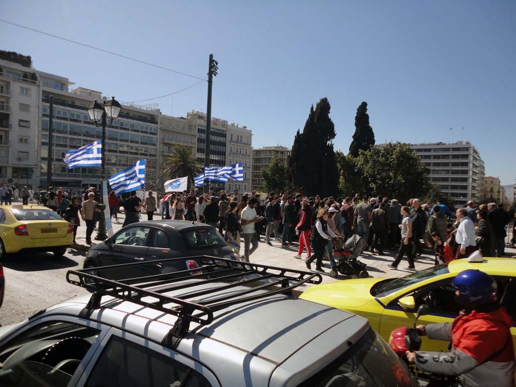 ΠΡΟΕΚΛΟΓΙΚΗ ΠΕΡΙΟΔΟΣ. ΕΞΕΛΙΞΕΙΣ, ΕΛΛΗΝΩΝ ΣΥΝΕΛΕΥΣΙΣ . ΣΥΝΤΑΓΜΑ 10-3-2019. Πλατεία Συντάγματος ενημέρωση δημοτών αλλά και αλοδαπών τουριστών. Για το παγκόσμιο καταπίστευμα, τον πλούτο των Ελλήνων και όλων των χωρών του πλανήτη. Τα παγκόσμια καταπιστευματα. Τα 600δις στην κυρίαρχη Ελληνική Δημοκρατία που είναι δικαιούχοι όλοι οι Ελληνες. Προεκλογική περίοδος στην Ελλάδα. Οι βουλευτές νομοθετούν βγάζουν ΦΕΚ χωρίς κανείς τους να έχει ΦΕΚ για τον εαυτό του. Ούτε ποτέ εκδόθηκε ΦΕΚ σύστασης της Βουλής σε σώμα.