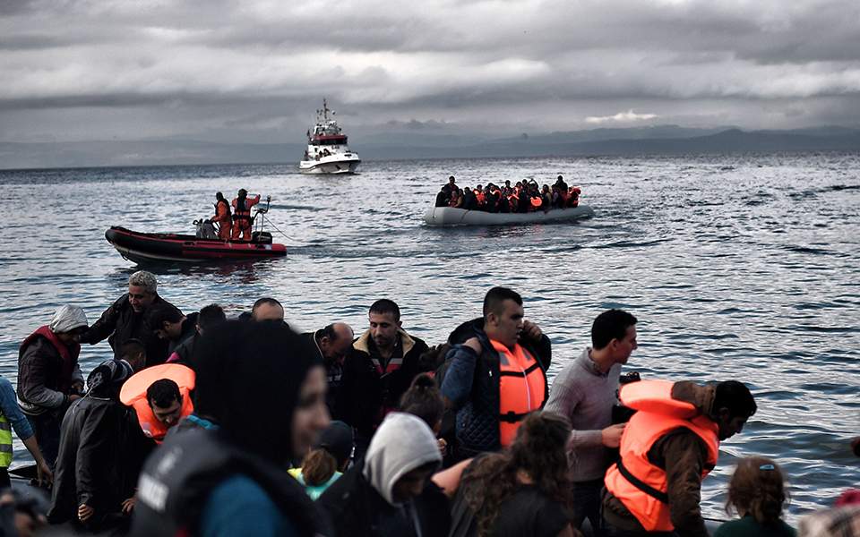 Εικόνα από την εισβολή μουσουλμάνων στη Λέσβο με 13 φουσκωτά σκάφη, που είχε τον χαρακτήρα στρατιωτικής απόβασης (29-08-2019)