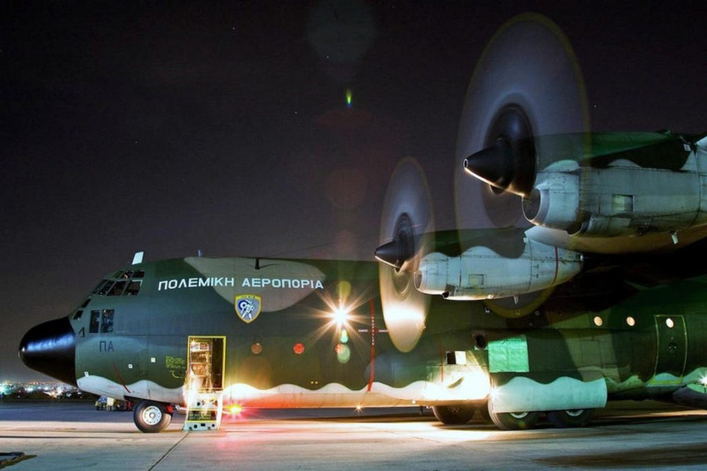 ΕΚΤΑΚΤΟ: Αεροσκάφος C-130 της ΠΑ μετέφερε εσπευσμένα στην Λέσβο 4 διμοιρίες ΜΑΤ