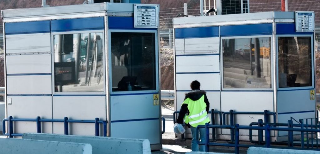 ΕΝΩ ΥΠΑΡΧΕΙ ΑΠΟΡΡΙΠΤΙΚΗ ΑΠΟΦΑΣΗ Δ.Σ. ΤΟΥ ΔΗΜΟΥ ΛΑΓΚΑΔΑ Η "ΕΓΝΑΤΙΑ ΟΔΟΣ Α.Ε." ΜΠΑΙΝΕΙ ΣΦΗΝΑ ΚΑΙ ΧΤΙΖΕΙ ΔΙΟΔΙΑ