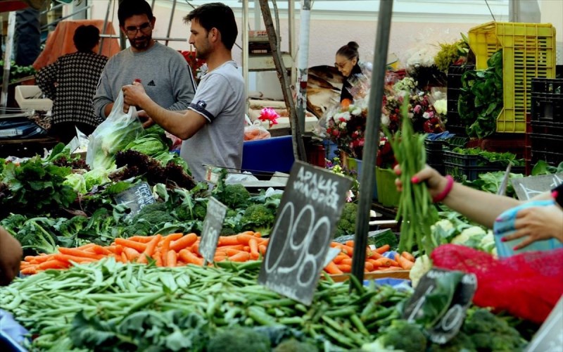 ΞΕΠΟΥΛΟΥΝ ΚΑΙ ΤΙΣ ΛΑΙΚΕΣ ΑΓΟΡΕΣ