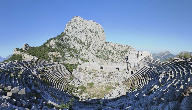 Η αρχαία Ελληνική πόλη στη νοτιοδυτική πλευρά του βουνού Σολυμός με το υψηλότερο θέατρο του αρχαίου κόσμου
