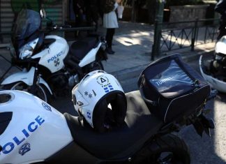 Κρήτη: Πήραν τις πινακίδες και το δίπλωμα από βουλευτή που οδηγούσε επικίνδυνα στον ΒΟΑΚ