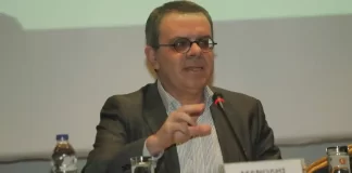 Ο Κυριάκος Μητσοτάκης σχεδιάζει εκλογές με την κοινωνία φιμωμένη