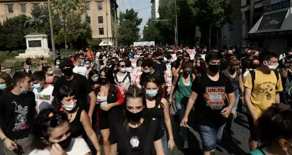 Ντρέπεται και η ντροπή: Η κυβέρνηση παρακολουθούσε με την ΕΥΠ και φακέλωσε χιλιάδες Έλληνες που δεν ήθελαν μάσκες, lockdown και εμβόλια!