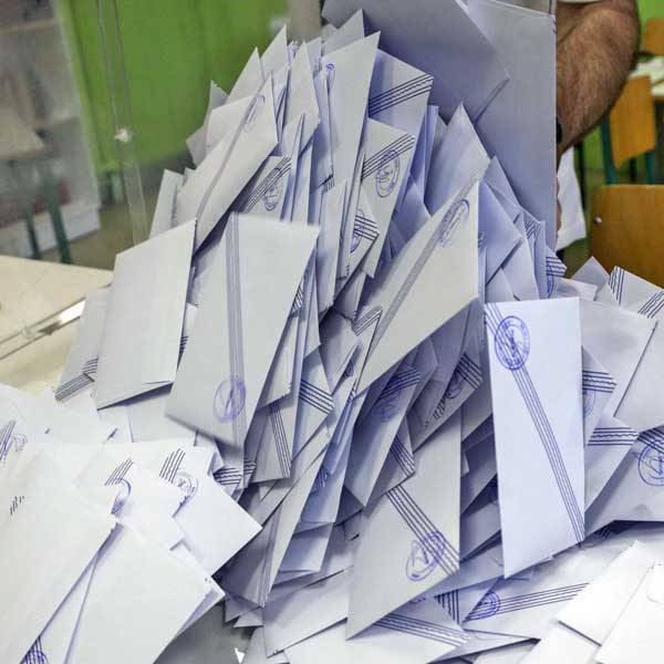 Guardian: «Στην Ελλάδα βρίσκεται ομάδα Ισραηλινών πρακτόρων που αλλοιώνει τα εκλογικά αποτελέσματα»