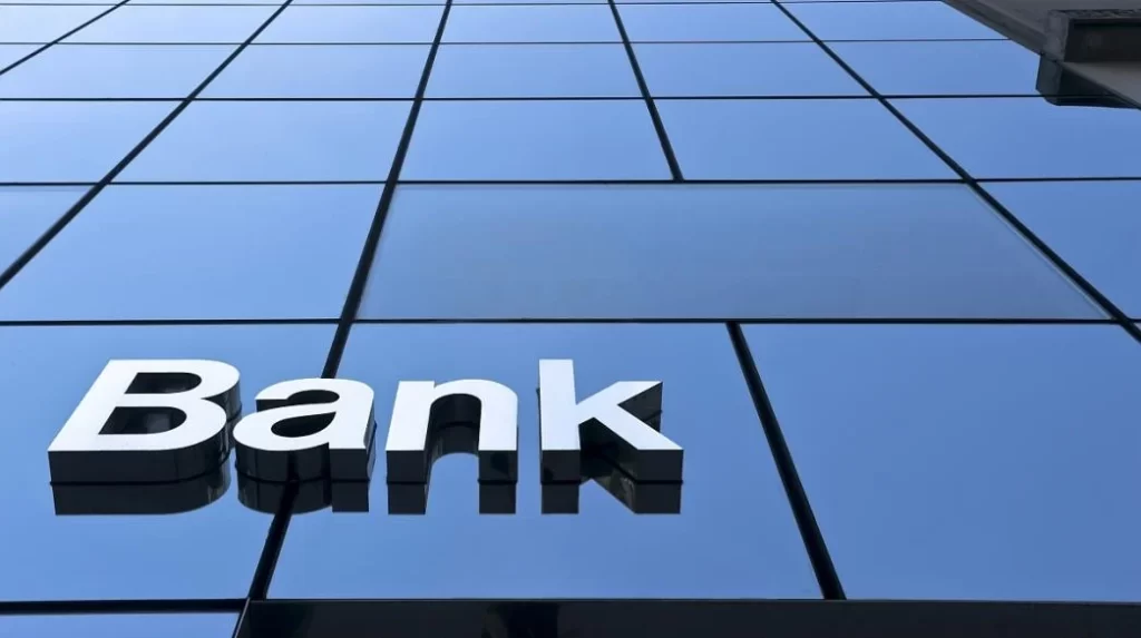 Γαλλία: Έφοδος εισαγγελέων σε τράπεζες – Πάνω από 1 δισ. τα πρόστιμα