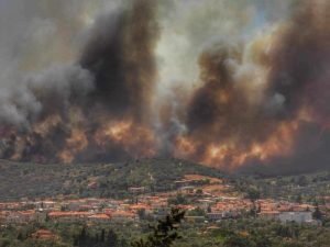Η Ελλάδα καίγεται! (Έχεις καταλάβει γιατί;)