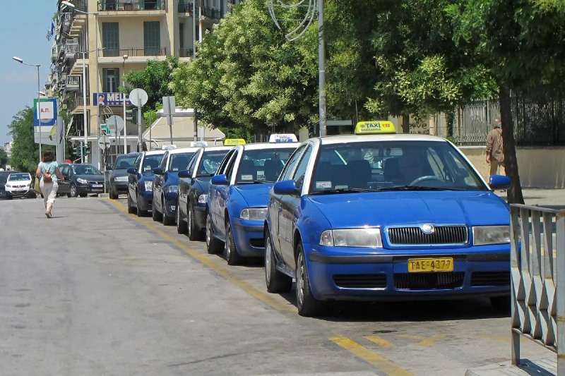 Θεσσαλονίκη: Υποκλοπή μεταφορικού έργου από πλατφόρμα με έδρα την Κύπρο καταγγέλλουν οδηγοί ταξί